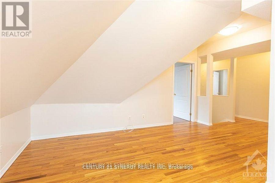 3 Bed, 1 Bath Multi-Family for Rent in Ottawa – 10 – 450 MACLAREN STREET, Ottawa – MLS# X13456304 - Image 15