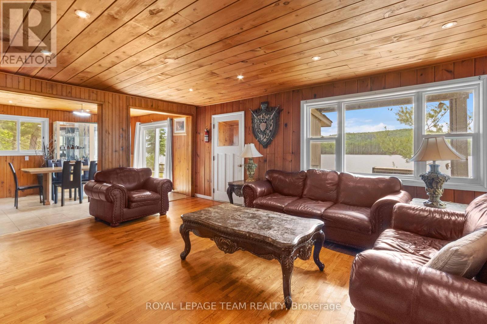 682 LONG LAKE ROAD - 13