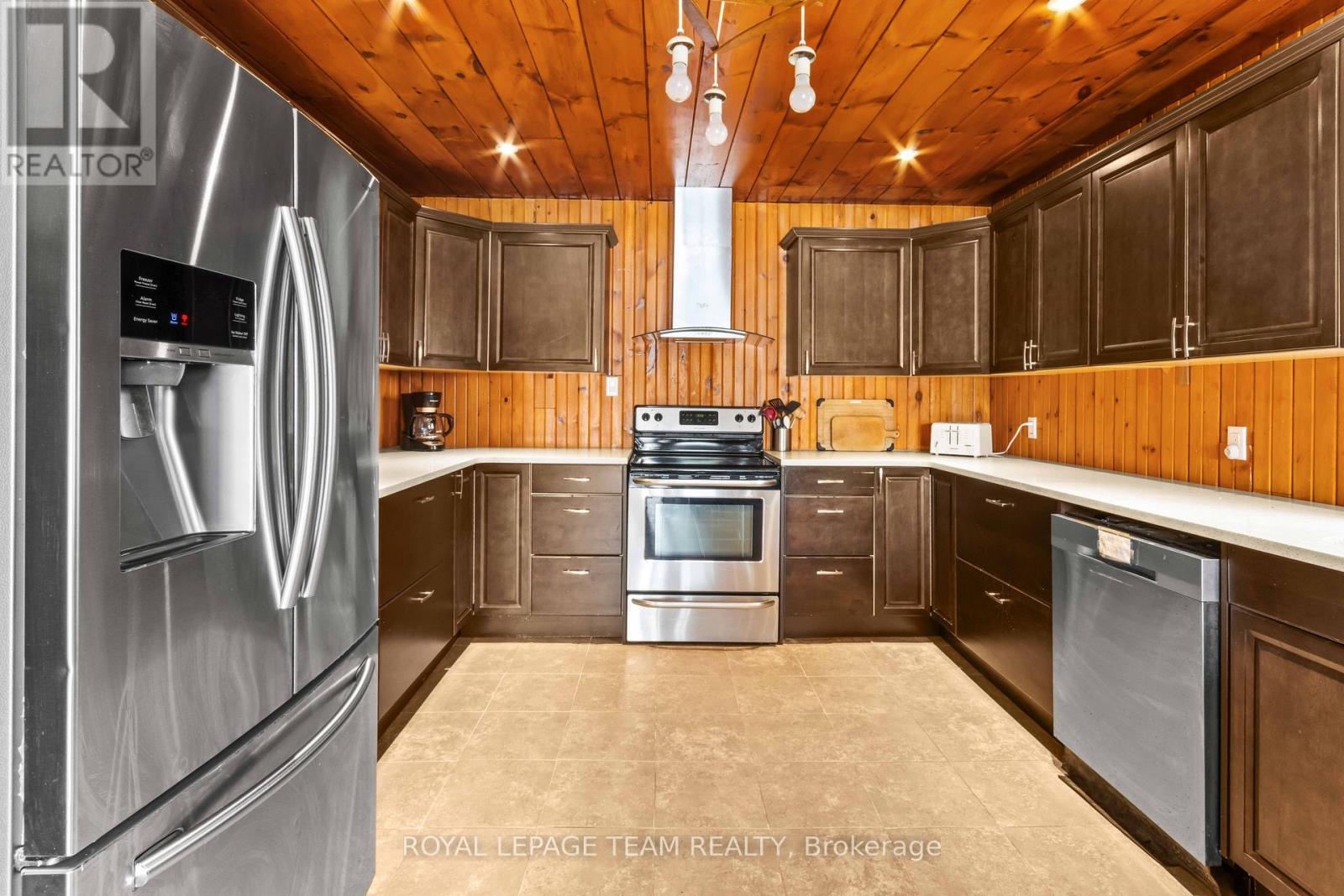 682 LONG LAKE ROAD - 22