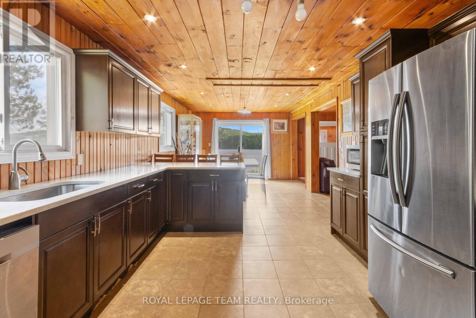 682 LONG LAKE ROAD - 23