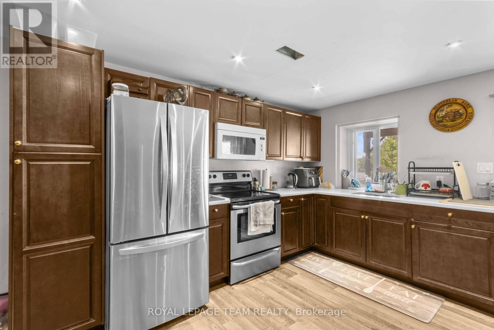 682 LONG LAKE ROAD - 24