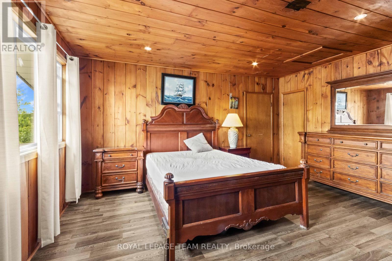 682 LONG LAKE ROAD - 27