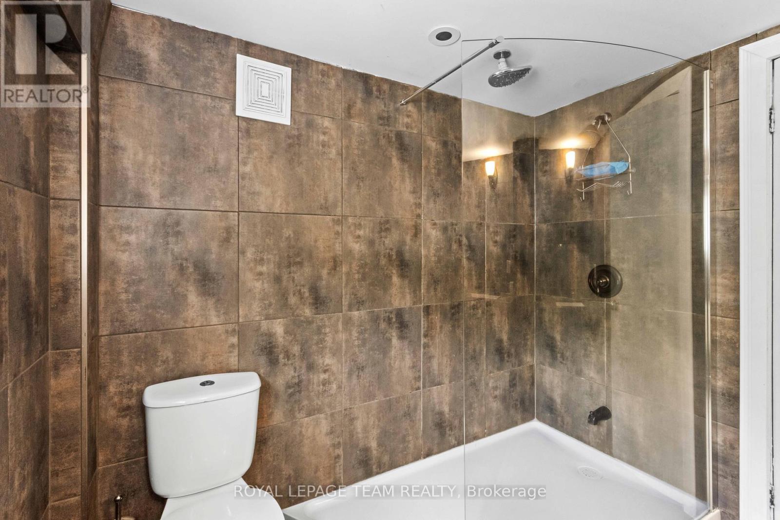 682 LONG LAKE ROAD - 28