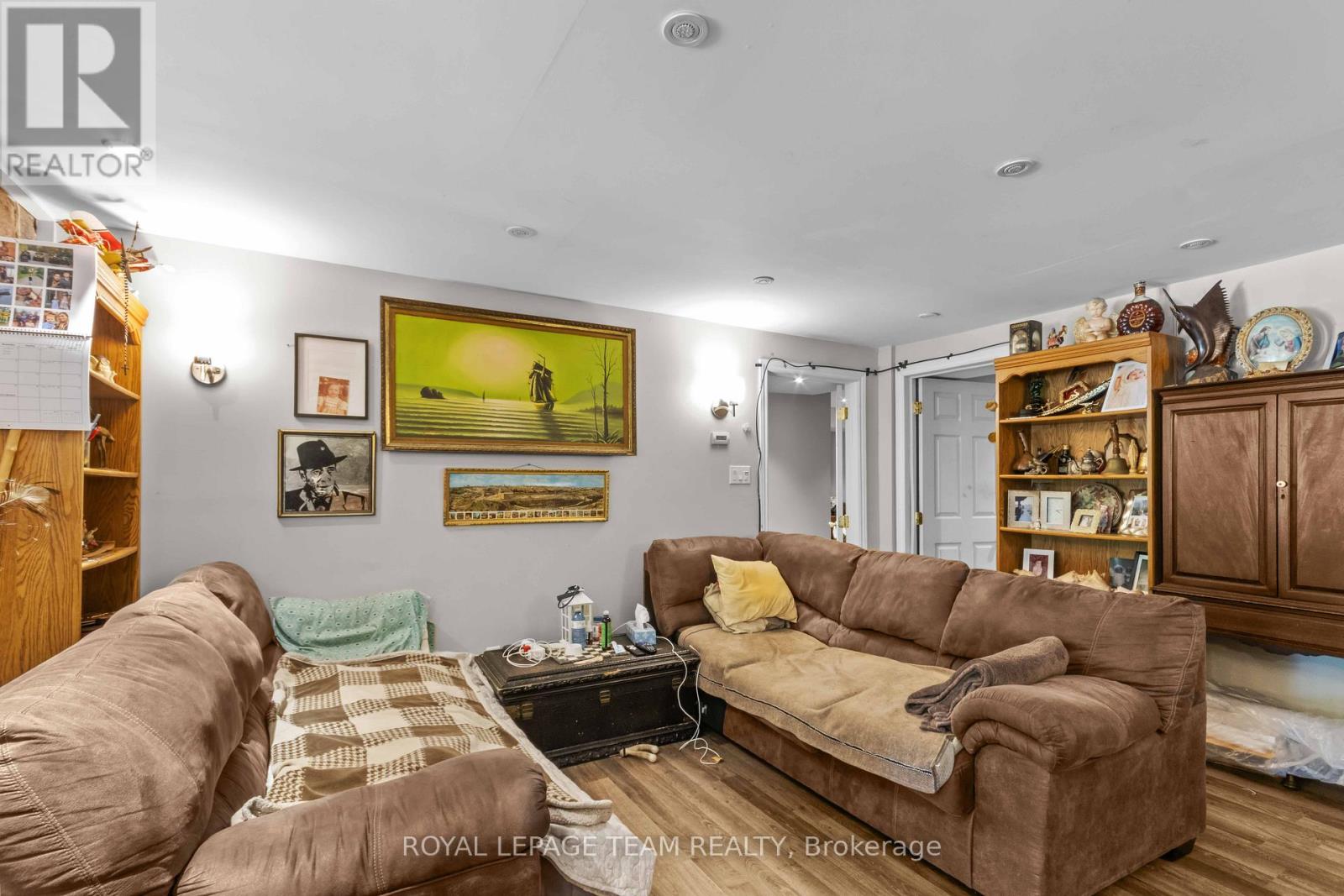 682 LONG LAKE ROAD - 33