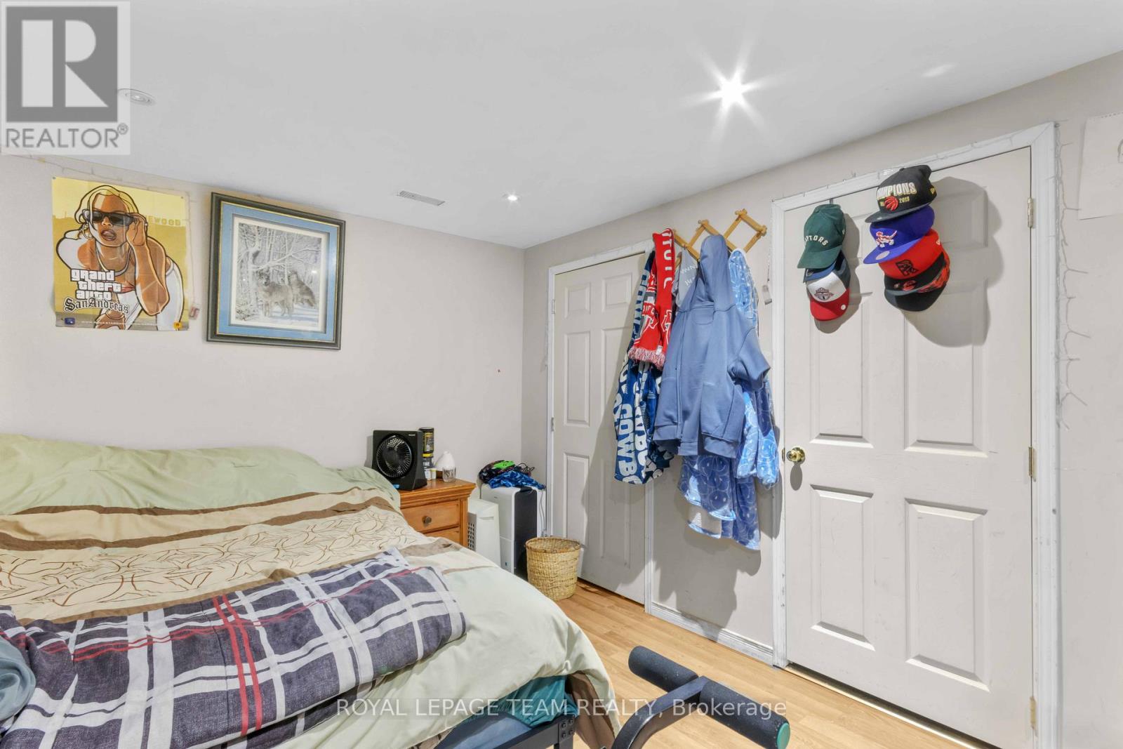 682 LONG LAKE ROAD - 38