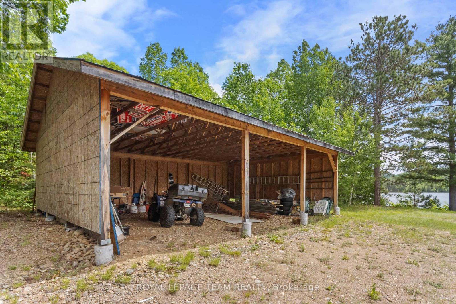 682 LONG LAKE ROAD - 41