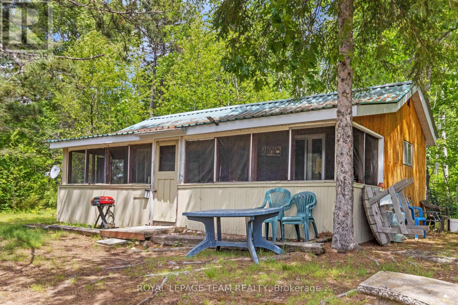 682 LONG LAKE ROAD - 42