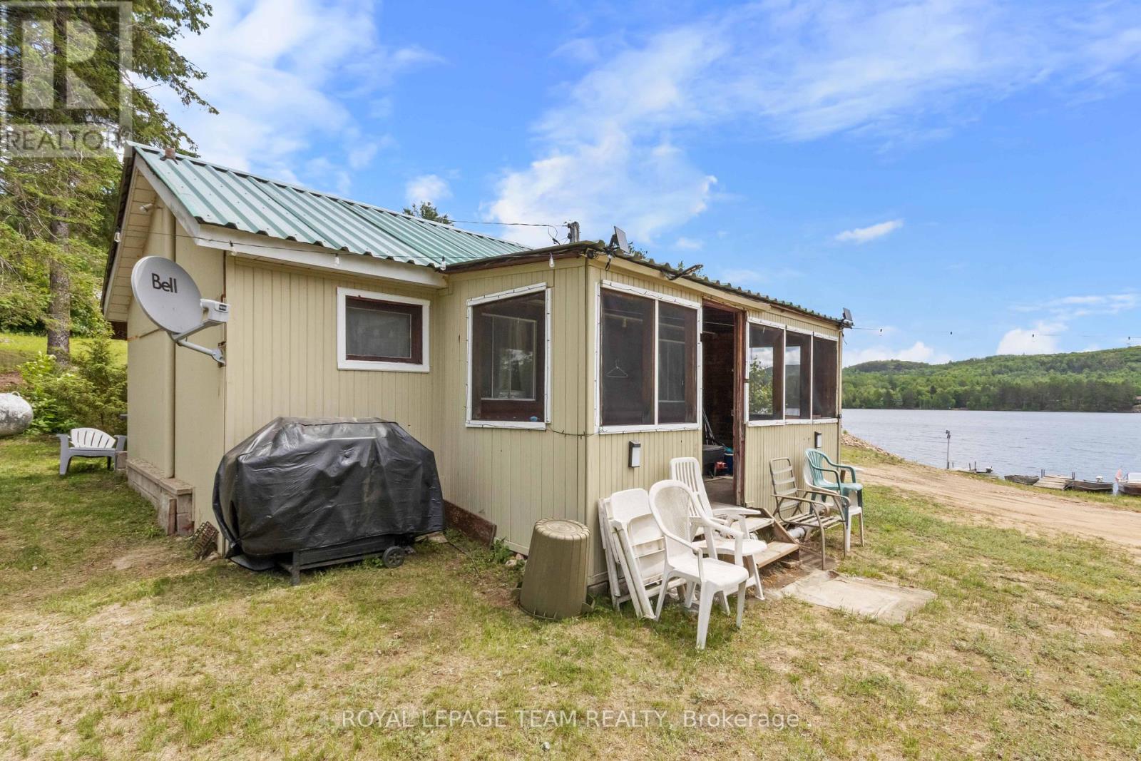 682 LONG LAKE ROAD - 44