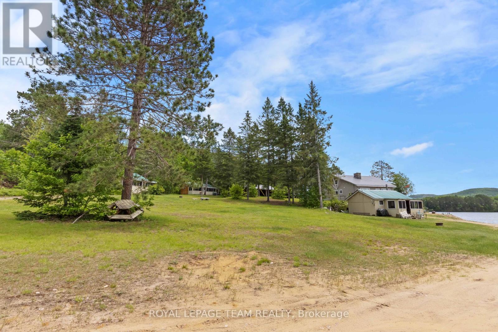 682 LONG LAKE ROAD - 45