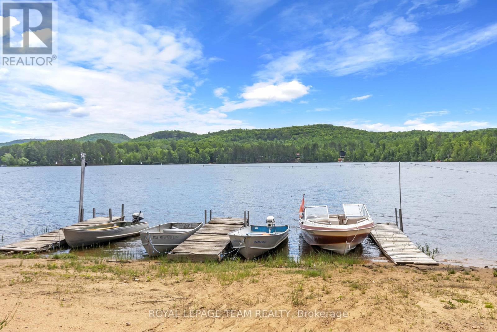 682 LONG LAKE ROAD - 48