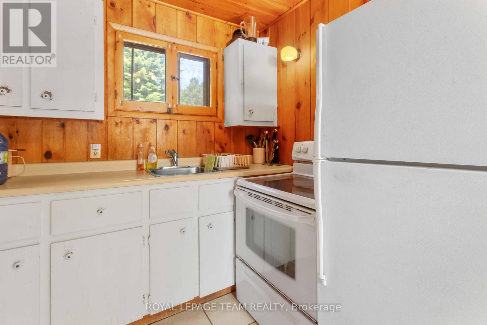 662 LONG LAKE ROAD - 16