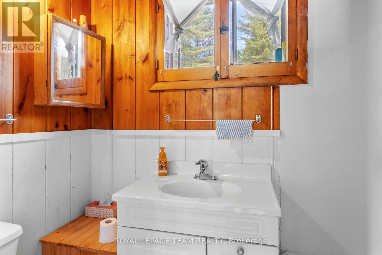 662 LONG LAKE ROAD - 18