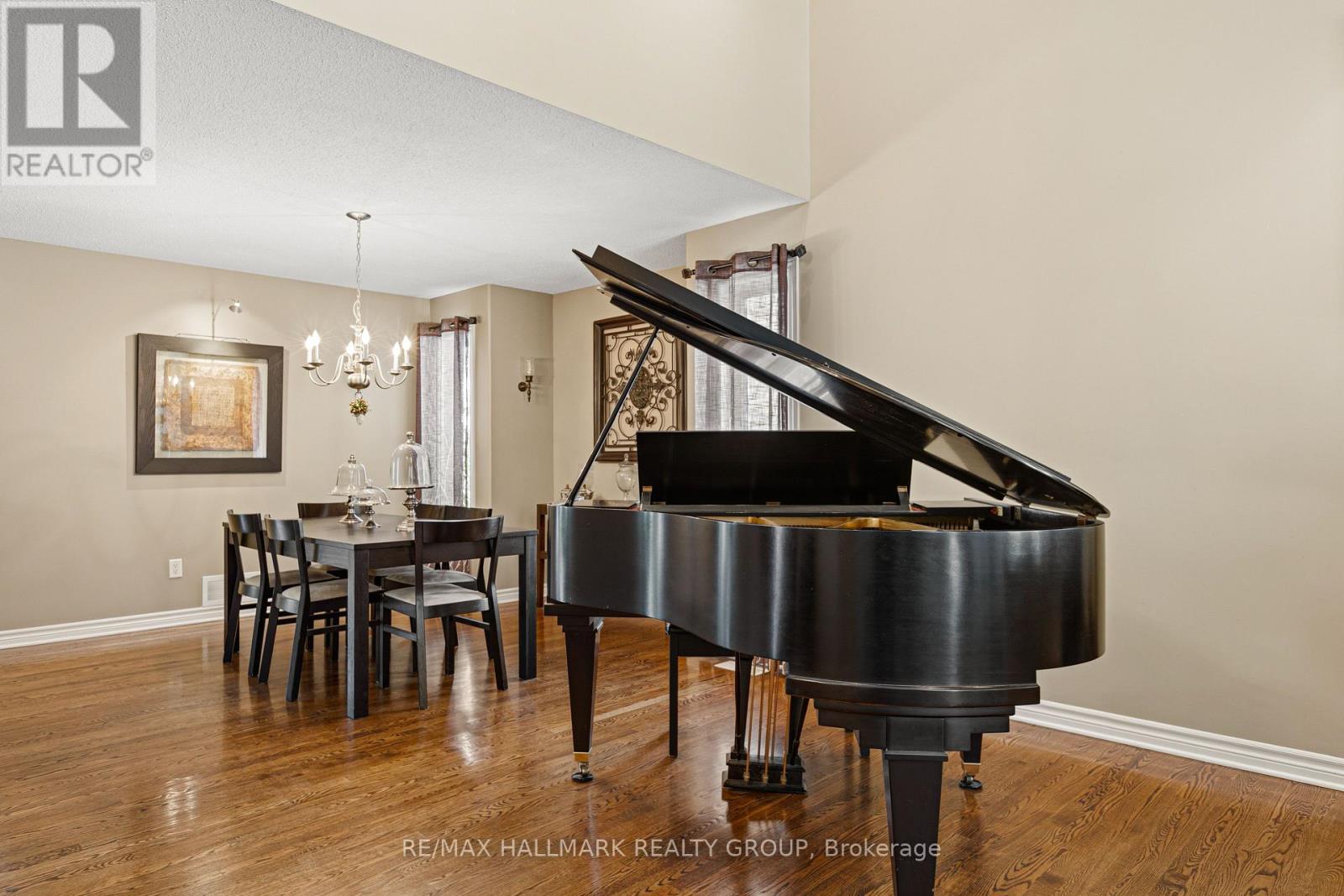 9 BLACKSHIRE CIRCLE - 12
