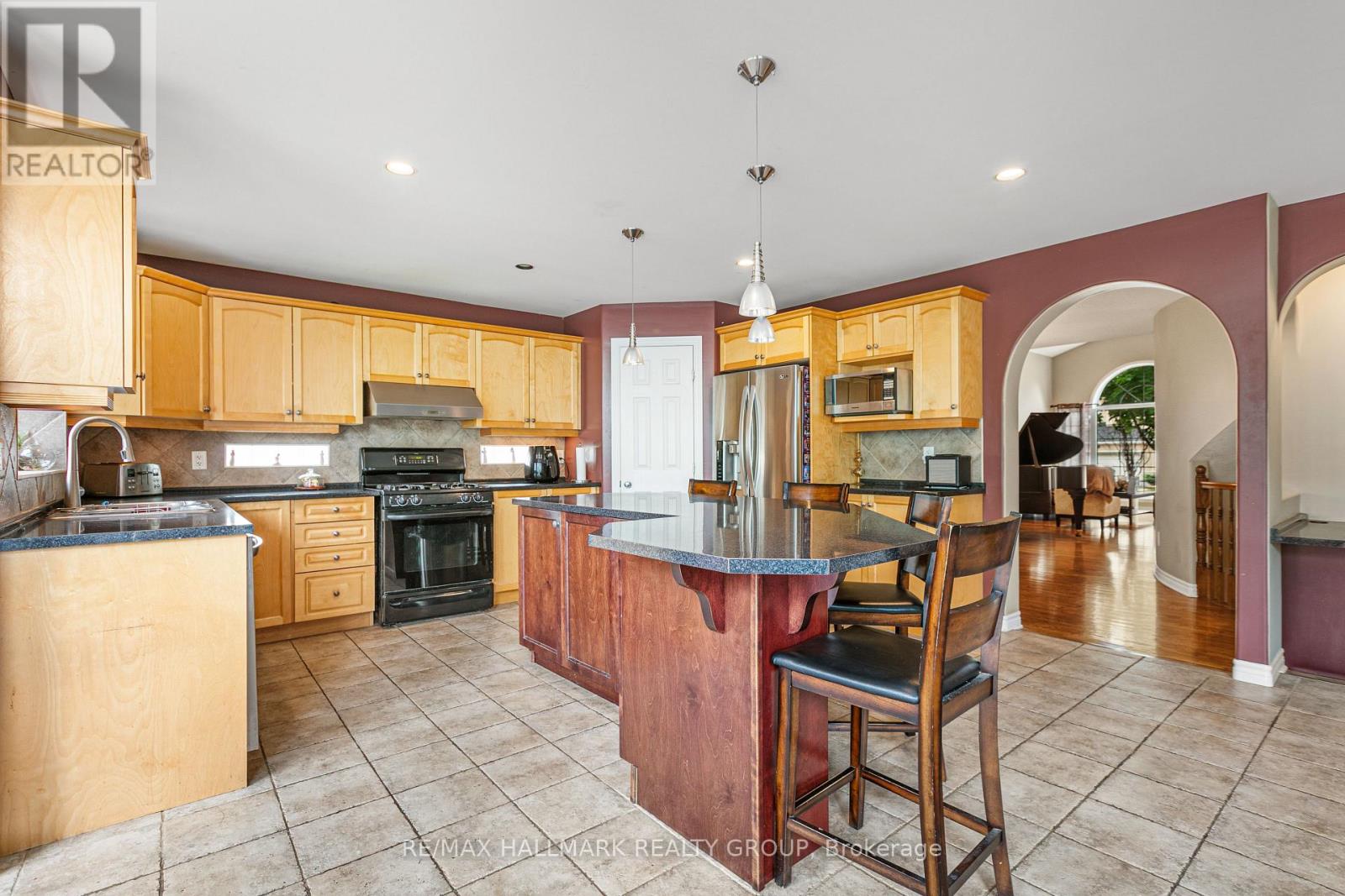 9 BLACKSHIRE CIRCLE - 16
