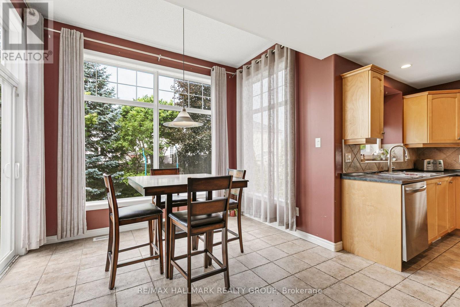 9 BLACKSHIRE CIRCLE - 18