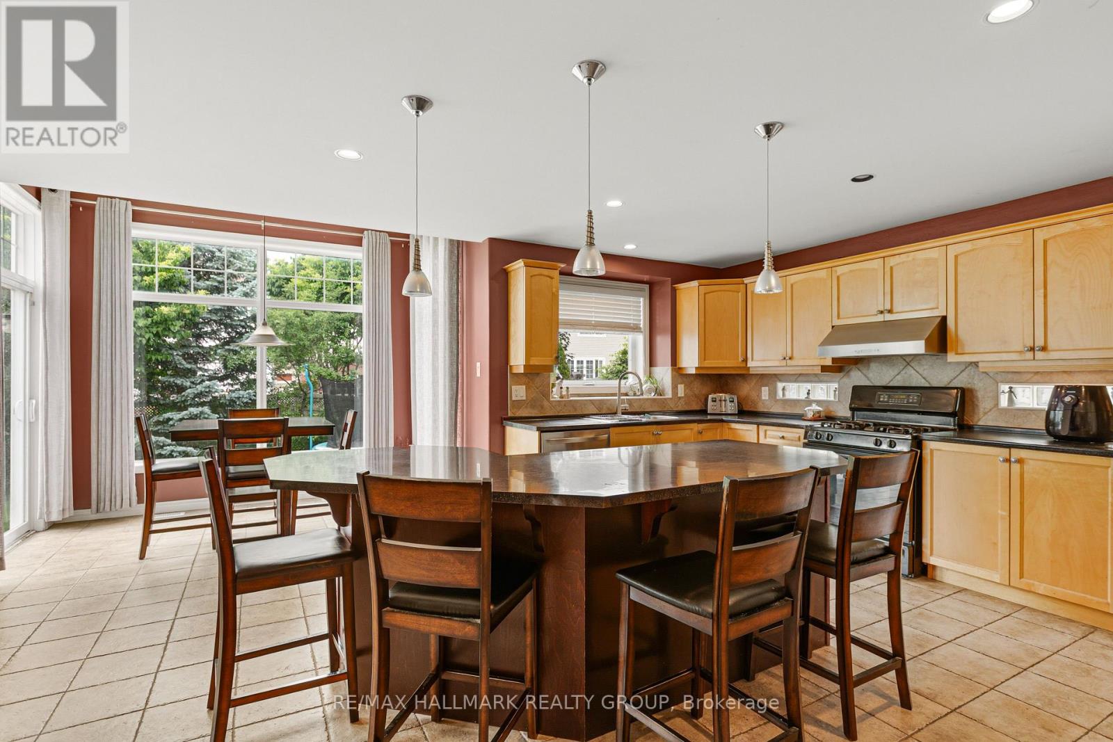 9 BLACKSHIRE CIRCLE - 19