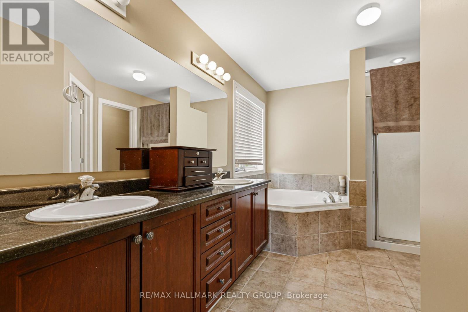 9 BLACKSHIRE CIRCLE - 34