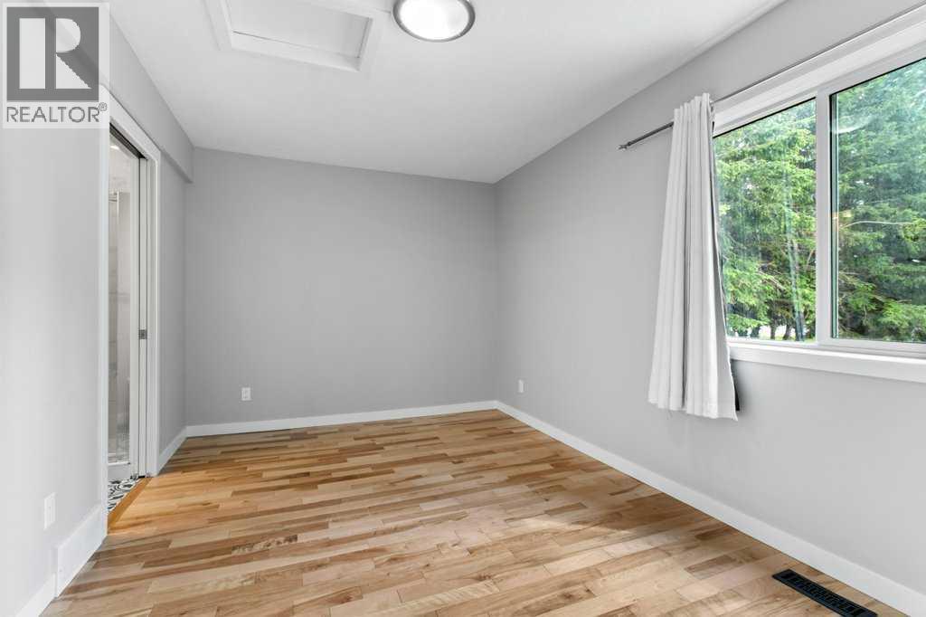 4901 53 Avenue — photo 10