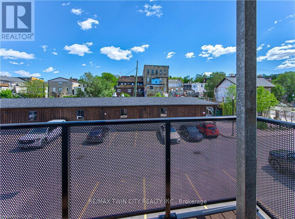 #201 19 GUELPH AVENUE - 36