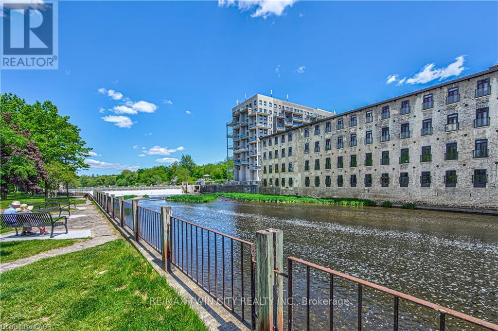 #201 19 GUELPH AVENUE - 41