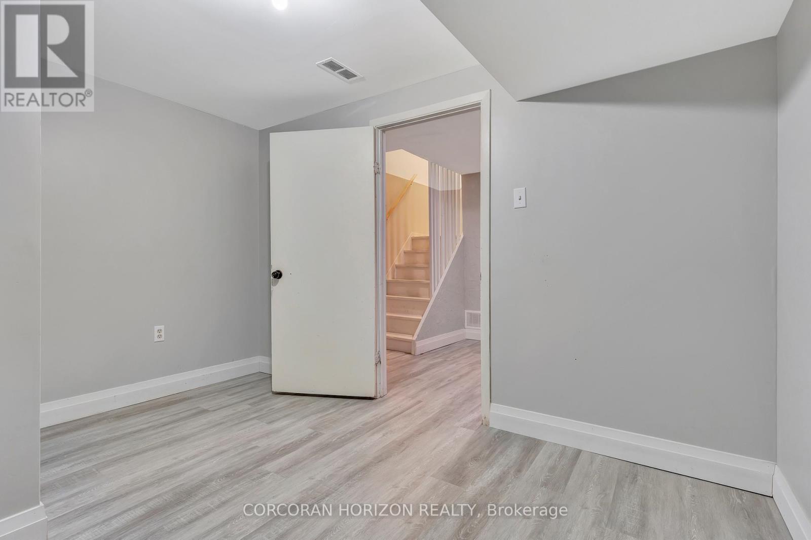 175 JANEFIELD AVENUE - 30