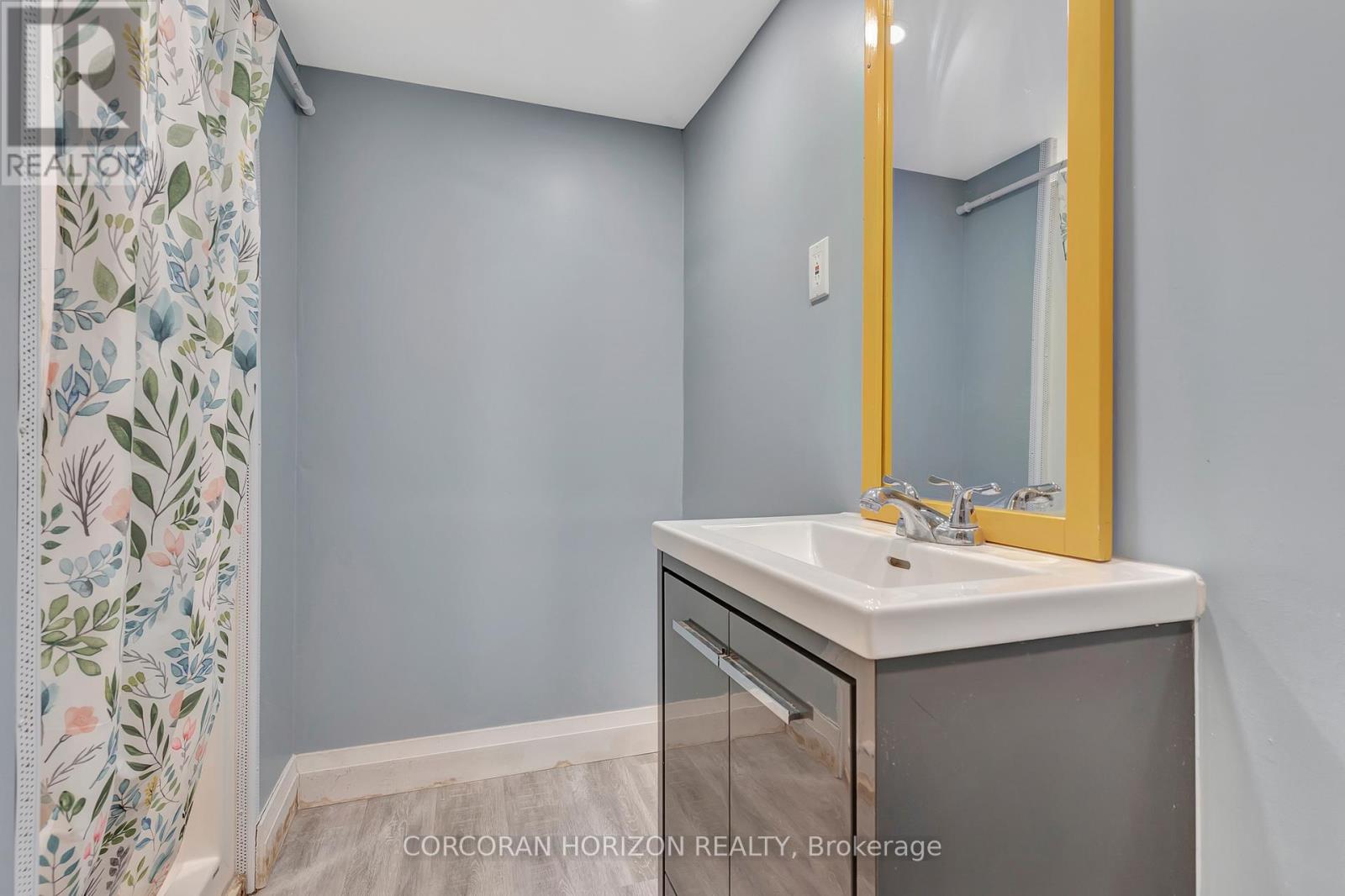 175 JANEFIELD AVENUE - 33