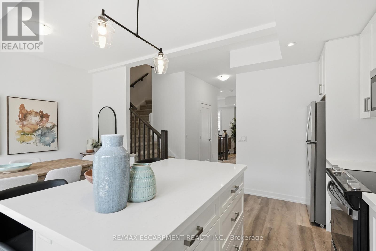 173 BURKE STREET - 10