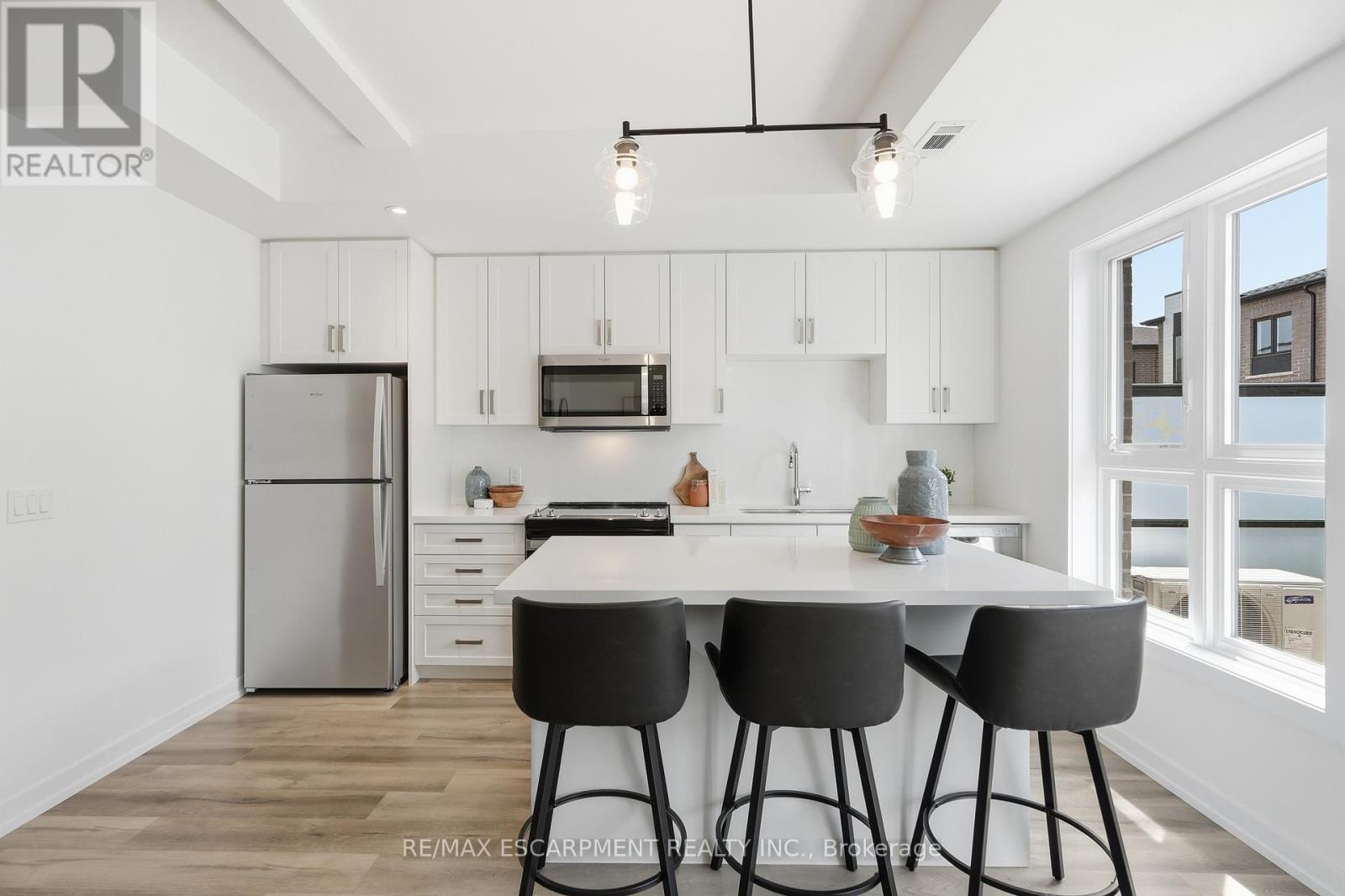 173 BURKE STREET - 12