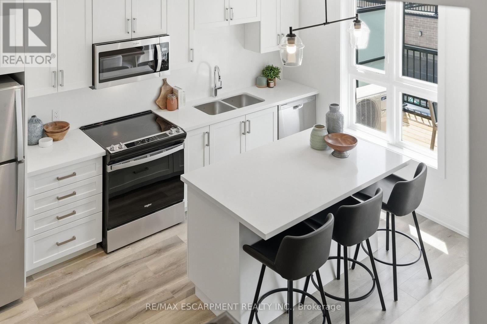 173 BURKE STREET - 16