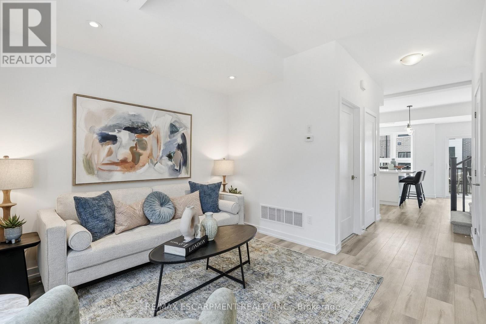 173 BURKE STREET - 4
