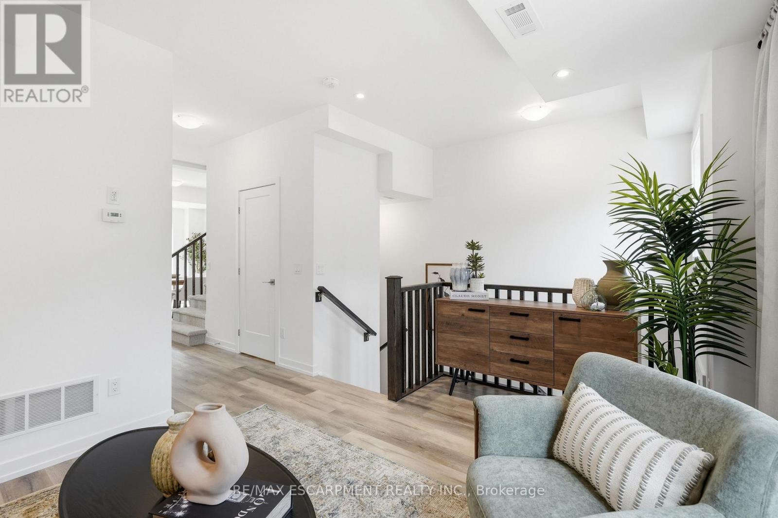 173 BURKE STREET - 5