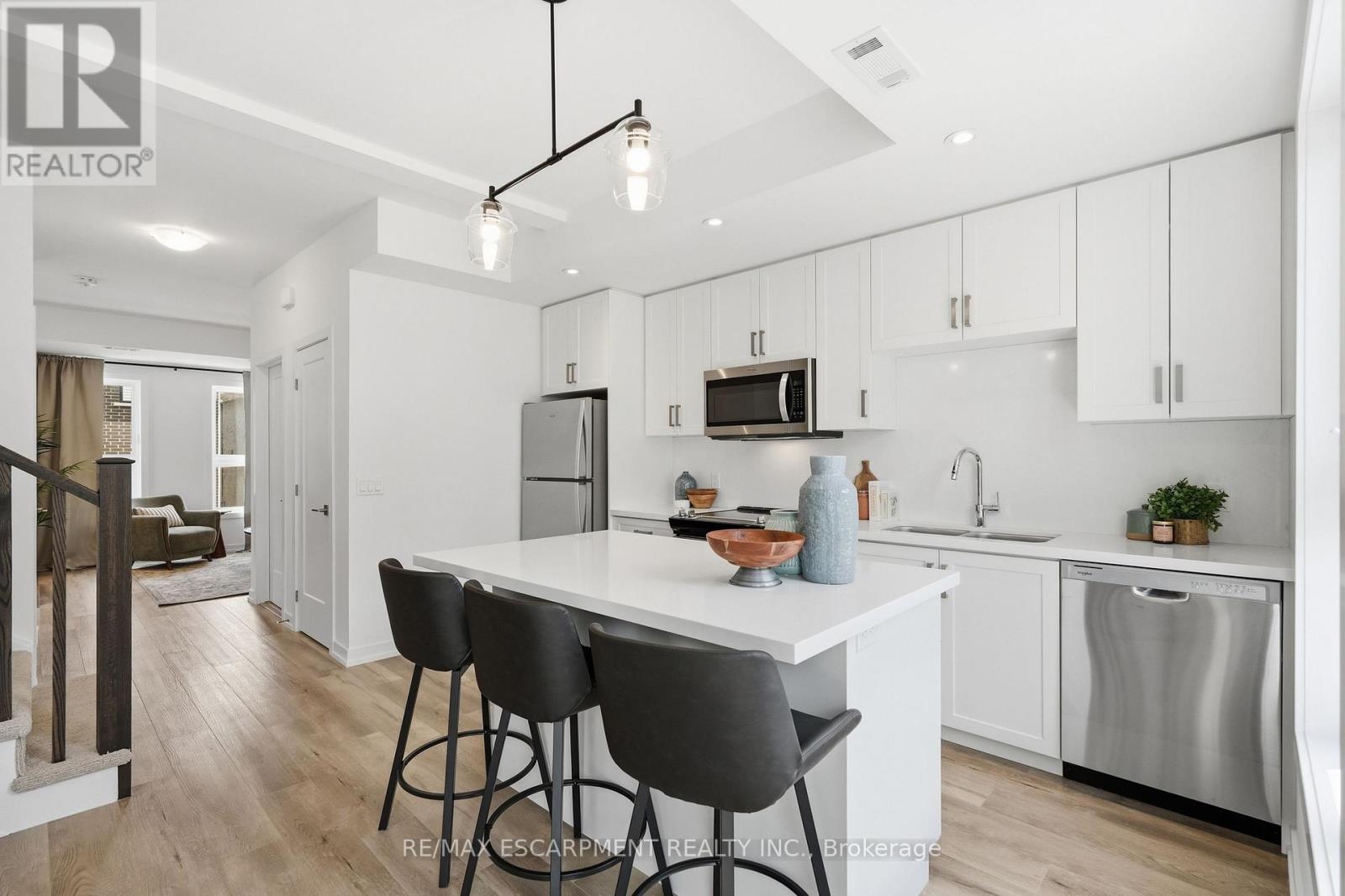 173 BURKE STREET - 8