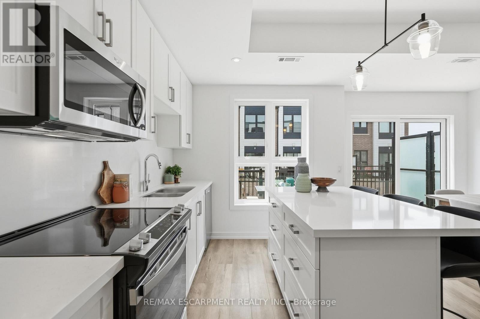 173 BURKE STREET - 9