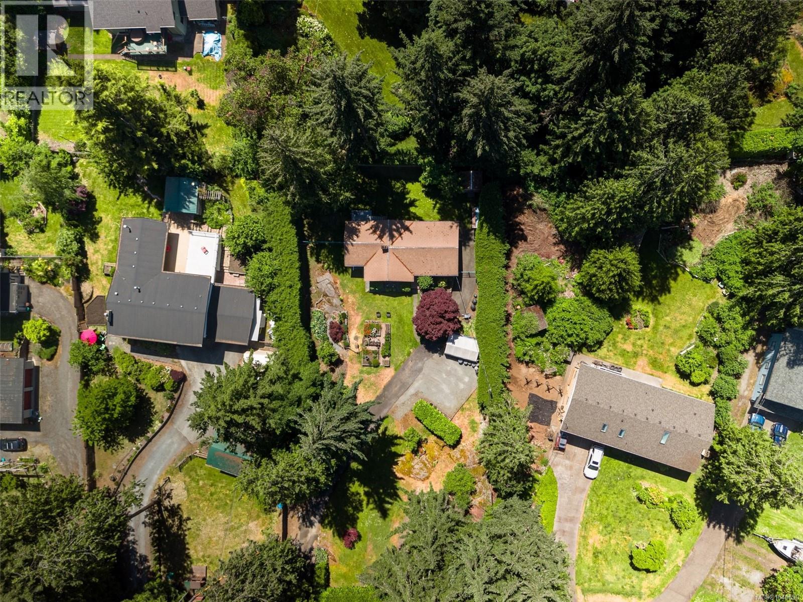 1887 Llewellyn Pl, North Saanich