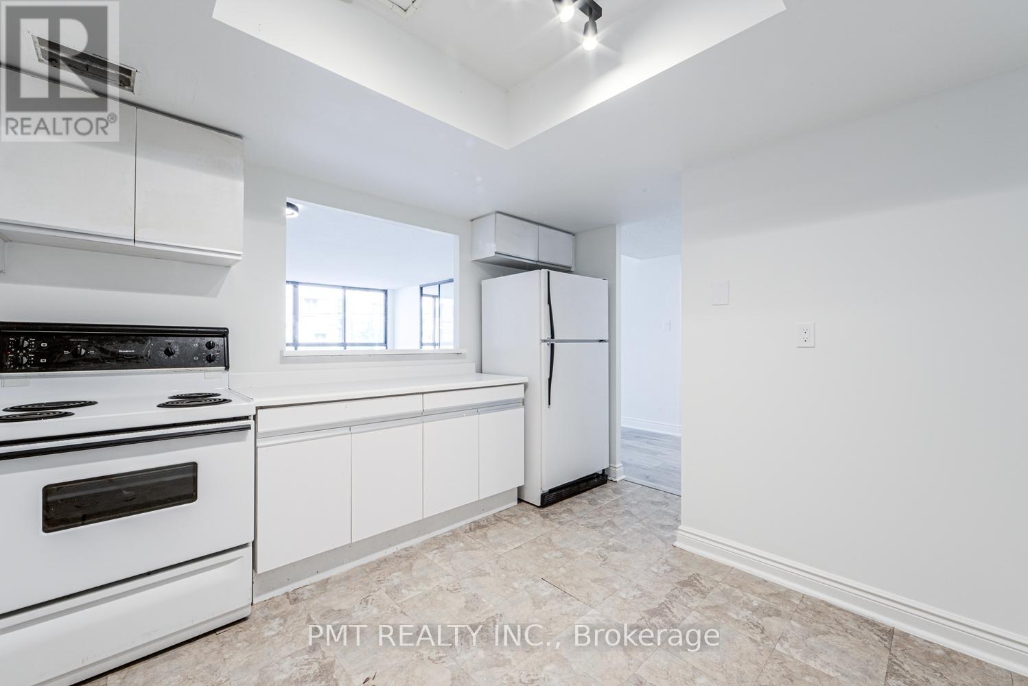 #202 77 CARLTON STREET - 10