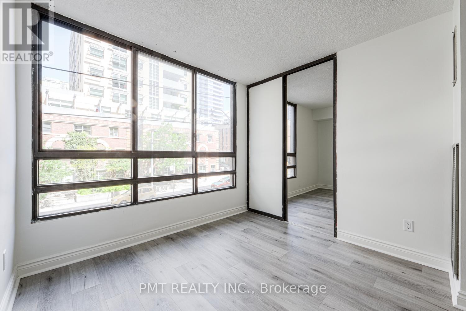 #202 77 CARLTON STREET - 23