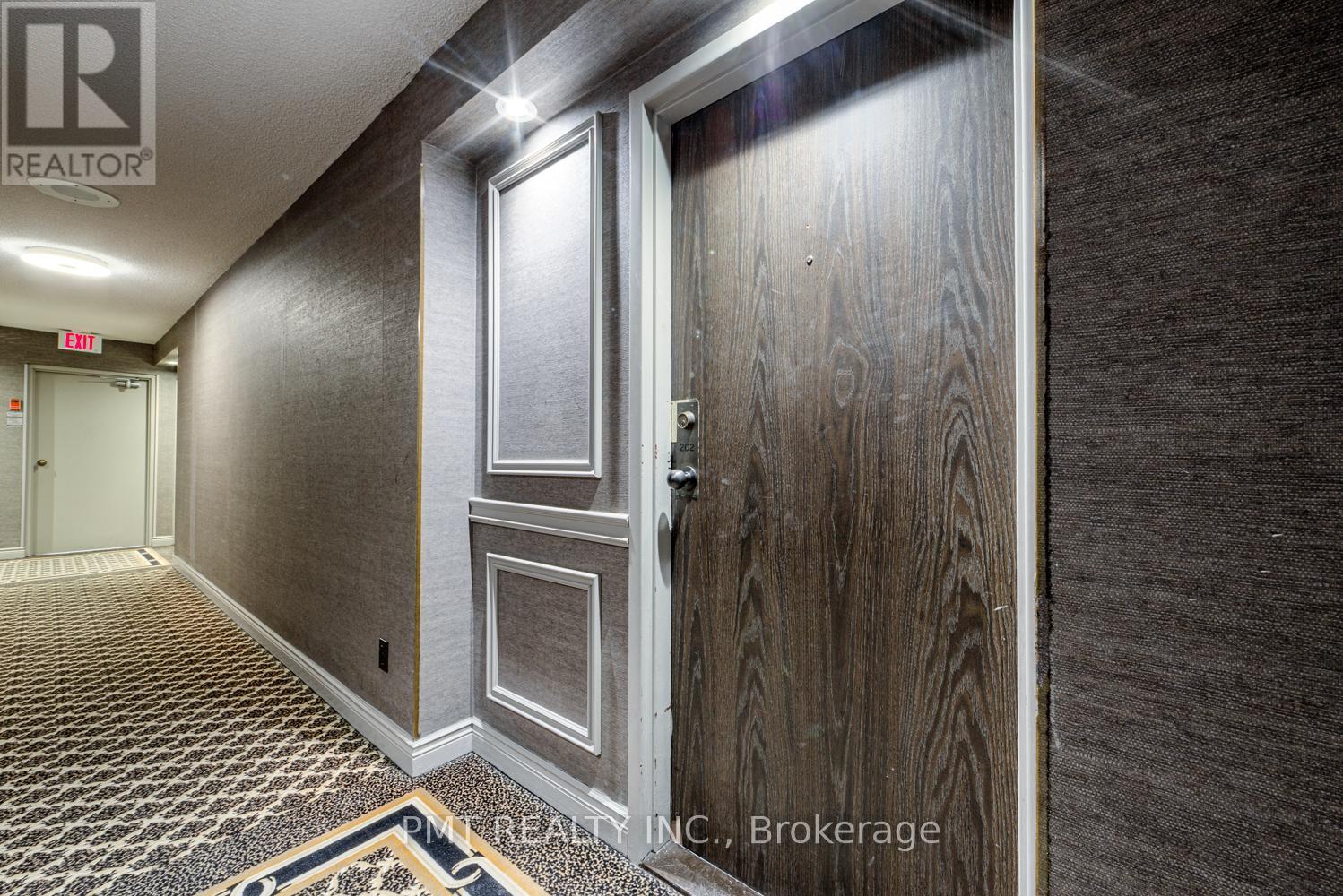 #202 77 CARLTON STREET - 29