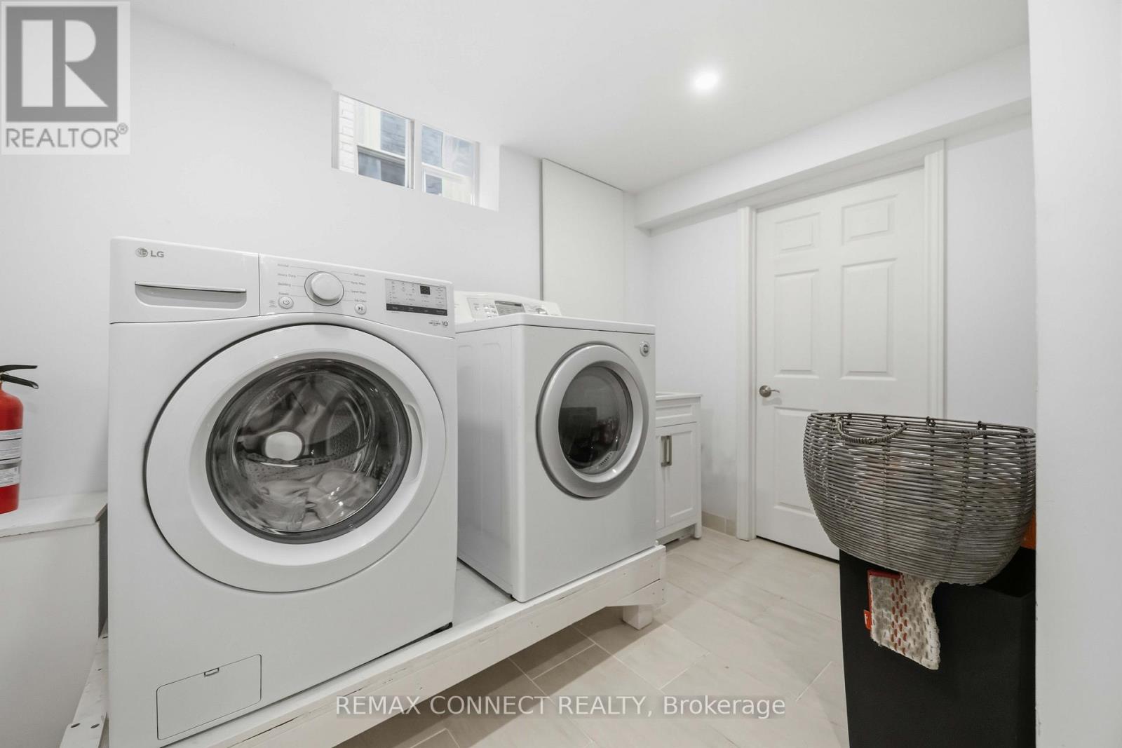 1706 WOODSIDE LANE - 29
