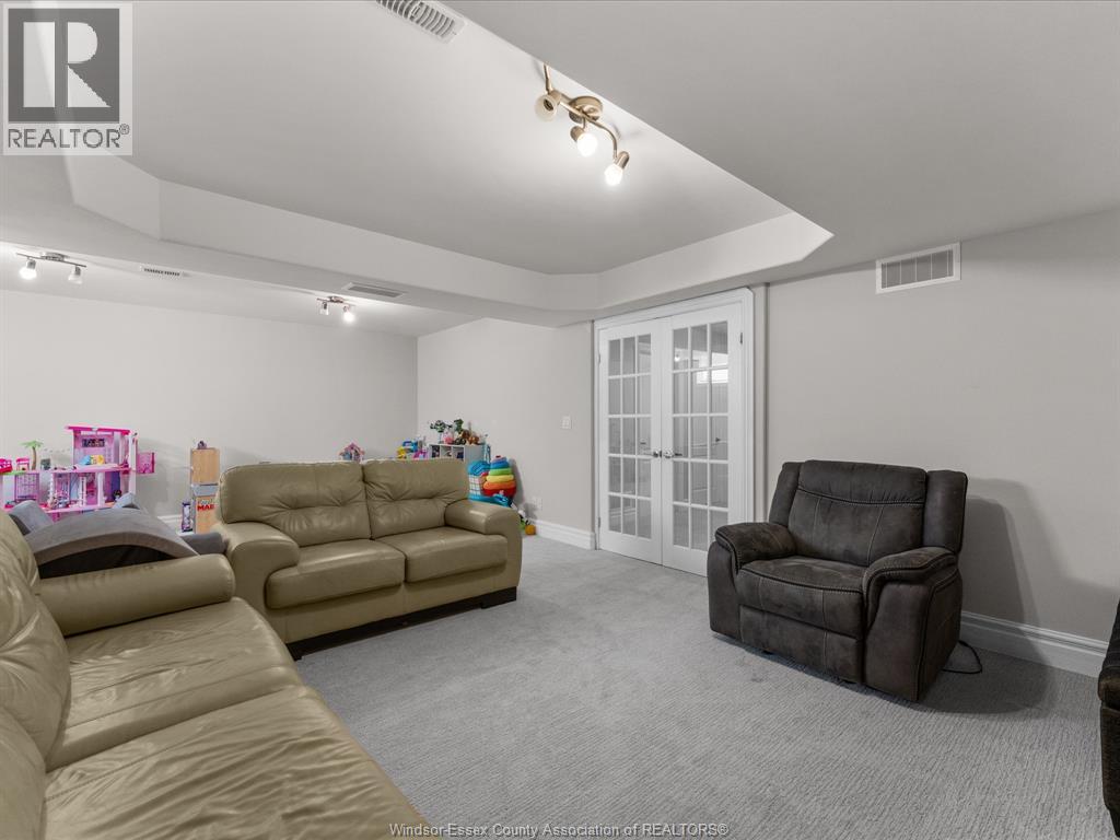 139 Woodycrest AVENUE - 18