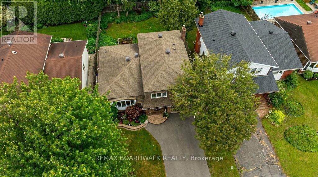 3 Bed, 3 Bath House for Sale in Ottawa – 1703 FIELDSTONE CRESCENT, Ottawa – MLS# X13144484 - Image 4