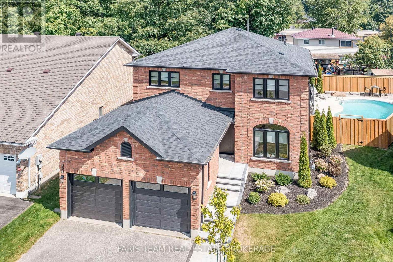 993 WHITNEY CRESCENT - 1