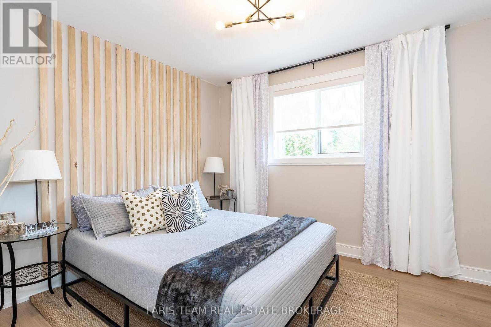 993 WHITNEY CRESCENT - 16