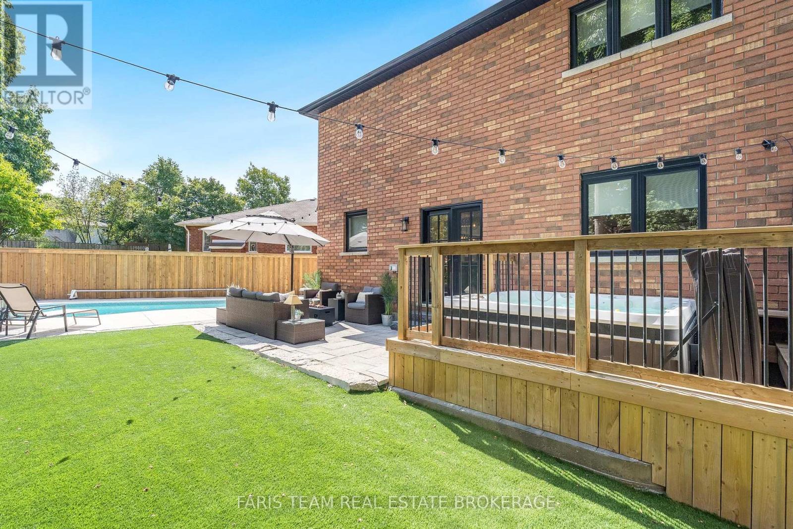 993 WHITNEY CRESCENT - 22