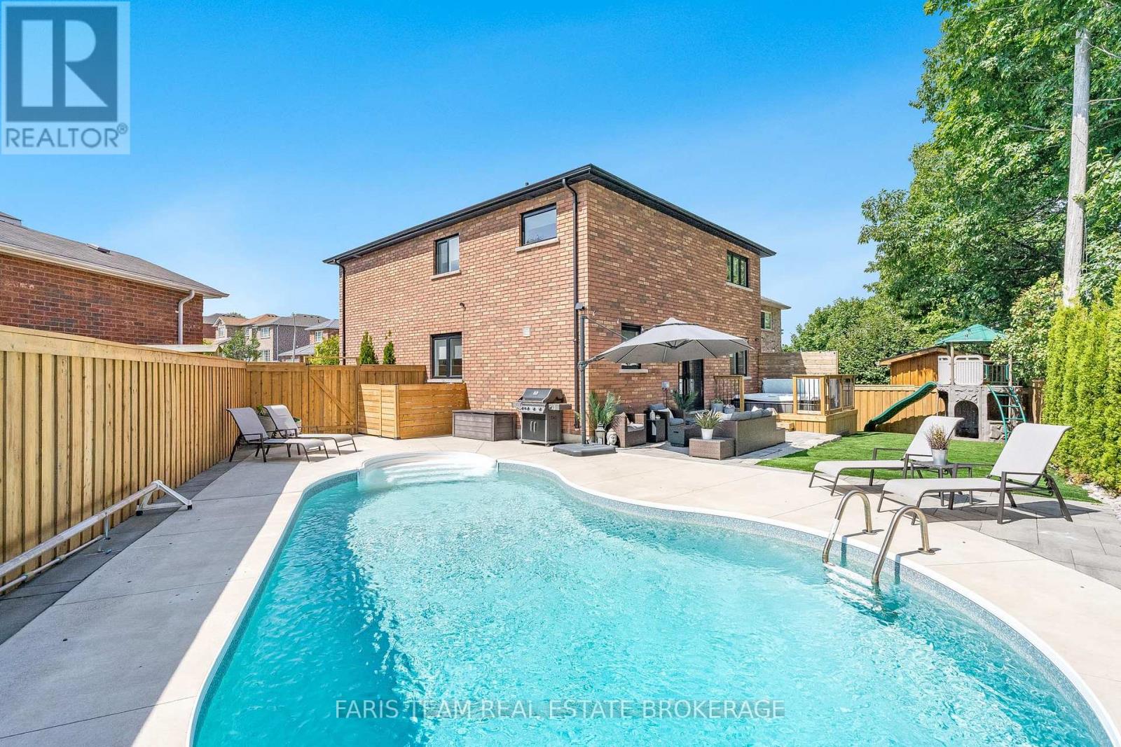 993 WHITNEY CRESCENT - 24