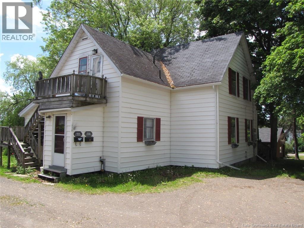 210-212 Pleasant Street - 1