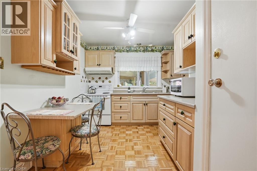147 VILLAGE Road - 11
