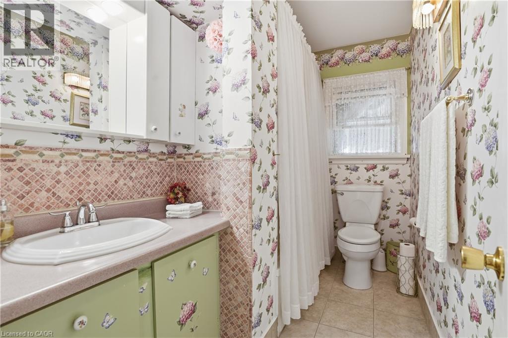 147 VILLAGE Road - 14