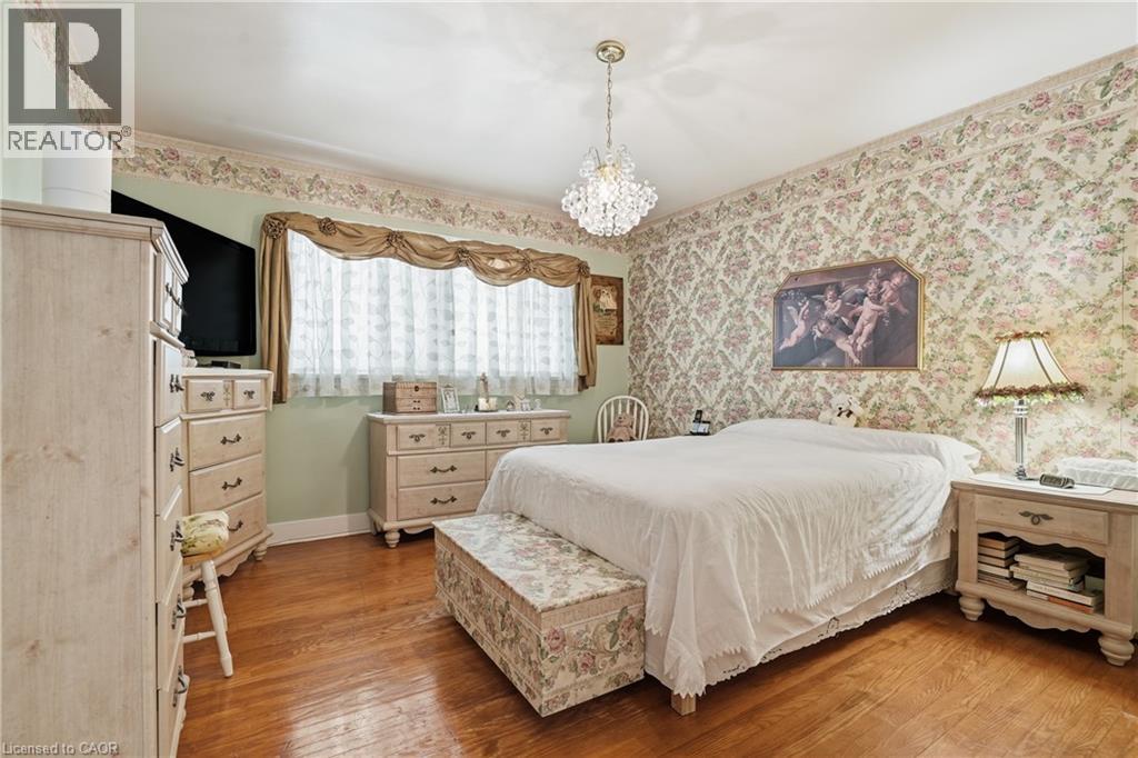147 VILLAGE Road - 15