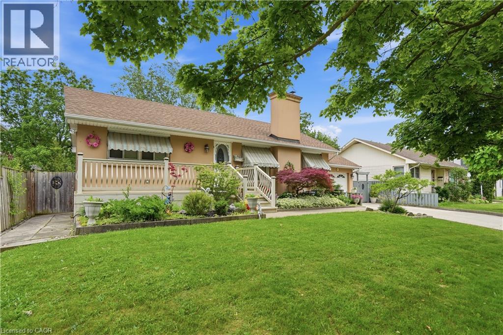 147 VILLAGE Road - 3