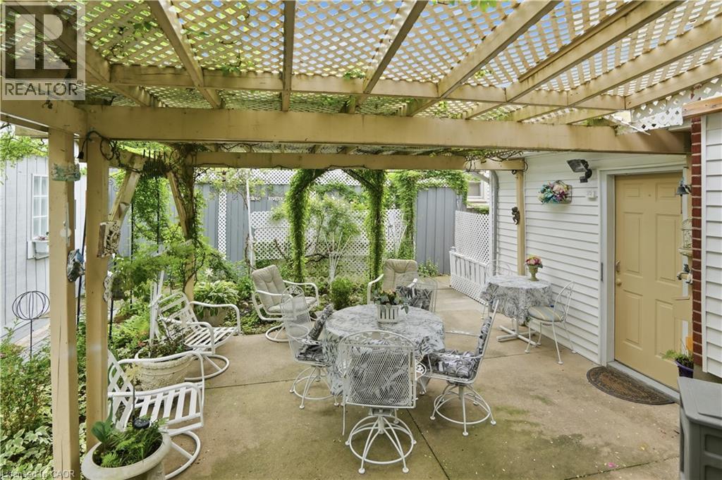 147 VILLAGE Road - 32